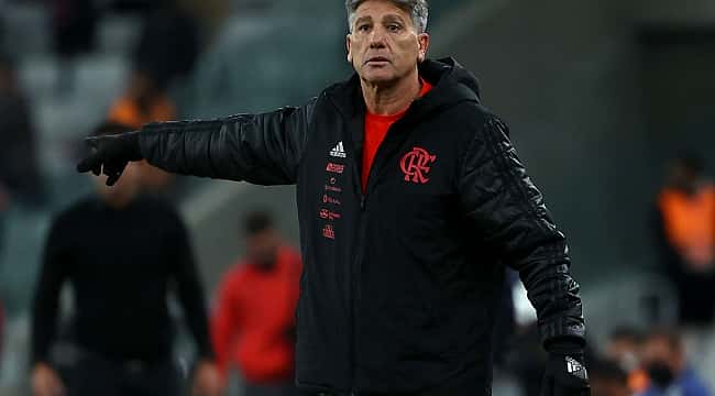 Renato Gaúcho pede demissão do Flamengo após queda na Copa do Brasil, mas diretoria não aceita 