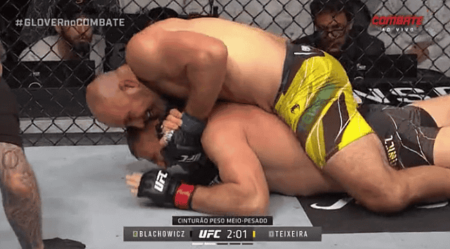 UFC 267: Glover Teixeira finaliza Blachowicz e é o campeão dos meio-pesados; veja os resultados