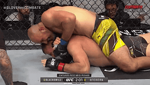 UFC 267: Glover Teixeira finaliza Blachowicz e é o campeão dos meio-pesados; veja os resultados