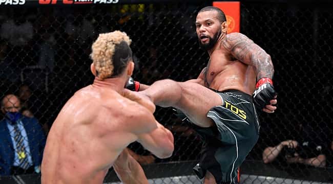 UFC Vegas 38: Thiago Marreta vence duelo parelho com Johnny Walker; veja os resultados