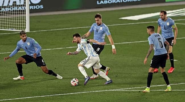 Argentina x Brasil: veja onde assistir, escalações, desfalques e arbitragem  do jogo desta terça, eliminatórias - américa do sul