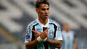 Com um a menos, Grêmio busca empate contra o Flamengo e ainda sonha em ficar na Série A