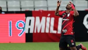 Nikão, herói do título da Sul-Americana, é disputado por clubes brasileiros e futebol japonês