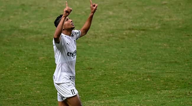 Palmeiras engata a 5ª vitória seguida, vence clássico contra o Santos e volta à vice-liderança