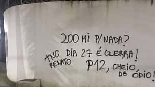 Torcida do Flamengo picha o muro, ironiza Renato Gaúcho e manda recado para final da Libertadores