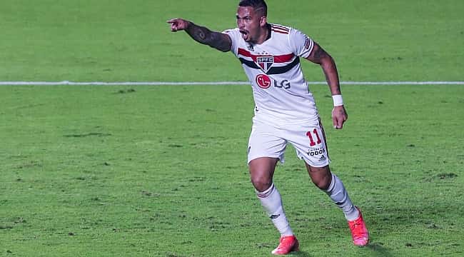 Luciano brilha, São Paulo vence o Juventude, se livra do rebaixamento e sonha com a Libertadores