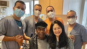 Pelé volta a ser internado para tratar de tumor  