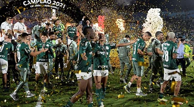 Top 5 clubes brasileiros que mais arrecadaram com premiações em 2021