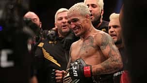 UFC 269: Charles do Bronx finaliza Dustin Poirier e defende o cinturão dos leves; veja os resultados