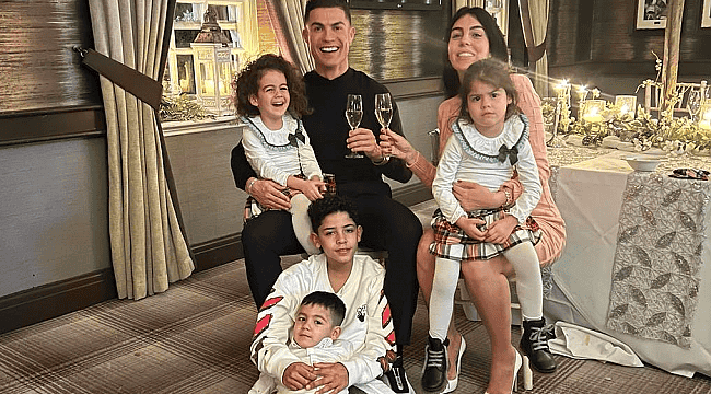 CR7, Ronaldinho, Neymar.. Veja como os craques comemoraram a virada de ano