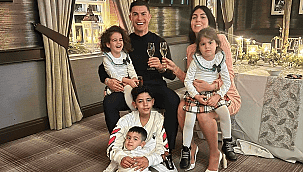 CR7, Ronaldinho, Neymar.. Veja como os craques comemoraram a virada de ano