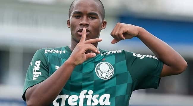 Empresário de Endrick nega oferta do Flamengo e diz que joia não sai do Brasil antes de 2024
