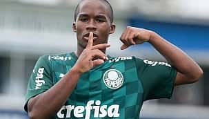 Empresário de Endrick nega oferta do Flamengo e diz que joia não sai do Brasil antes de 2024