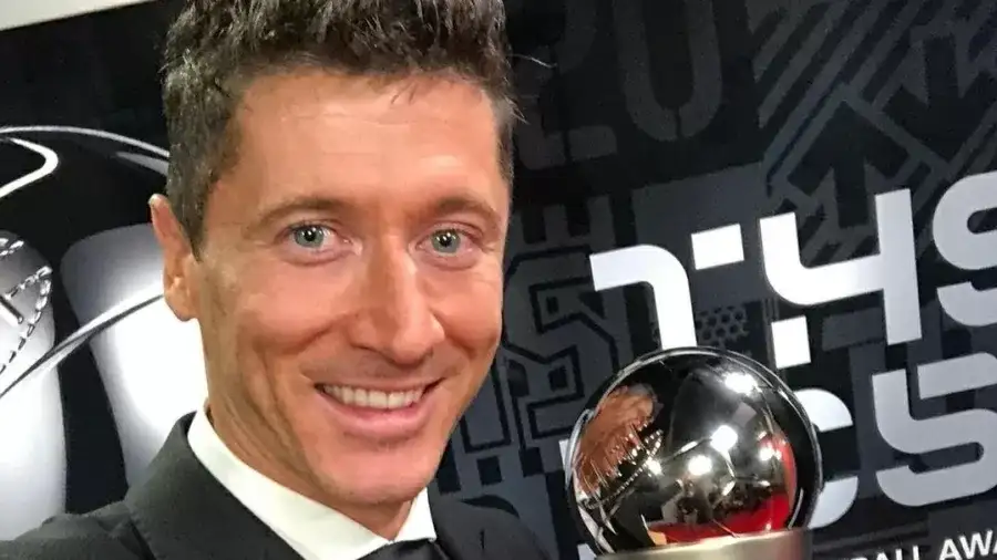 Lewandowski é eleito o melhor jogador do mundo pela Fifa pelo 2º ano seguido; veja os premiados