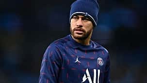 Neymar volta ao PSG para dar continuidade ao tratamento da lesão no tornozelo 