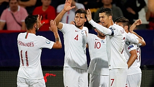 Os 10 melhores jogadores portugueses do FIFA 22