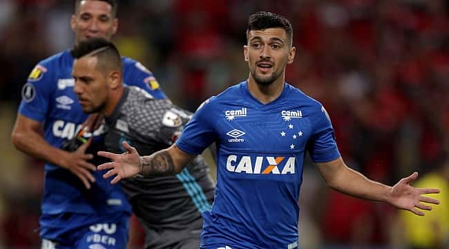 Os 15 clubes no mundo que mais lucraram nas janelas de transferências desde 2000