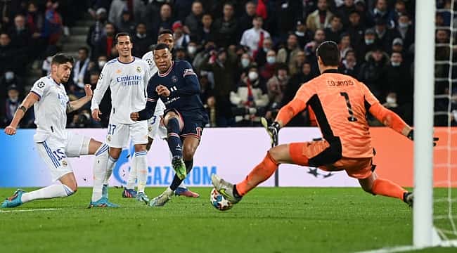 Mbappé marca golaço no fim e PSG vence o Real no 1º jogo das oitavas da Champions