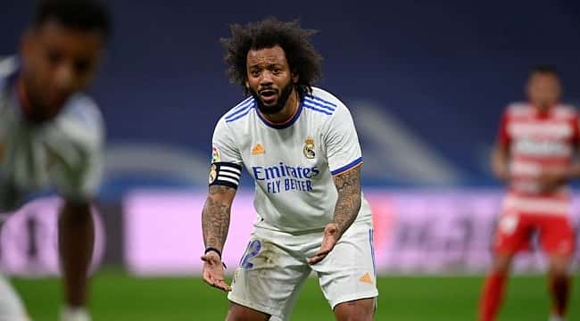 O time ideal com jogadores que ficam sem contrato em junho de 2022