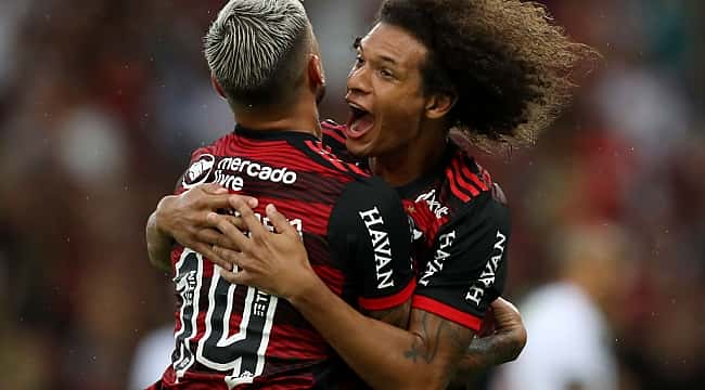 Arão decide, Flamengo vence o Vasco mais uma vez e avança à final do Campeonato Carioca