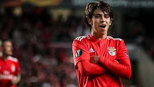 Benfica lidera a lista dos 10 clubes que mais lucraram com a base desde 2015