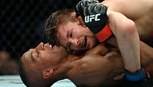 UFC 272: Bryce Mitchell 'amassa' Edson Barboza e segue invicto na carreira