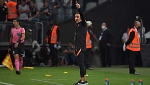 5 motivos para entender o péssimo desempenho do Corinthians em clássicos em 2022