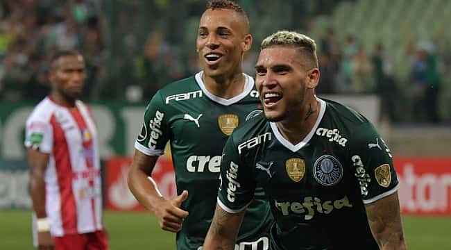 Com direito a 4 de Navarro e golaços de Veiga, Palmeiras goleia Petrolero por 8 a 1