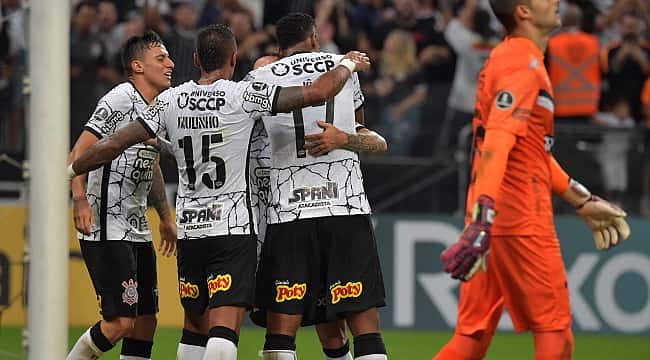 Corinthians vence Deportivo Cali em Itaquera e embola o Grupo E da Copa Libertadores