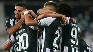 Em jogo com arbitragem polêmica, Botafogo arranca empate do Atlético-GO no último minuto