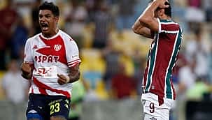 Fred pede perdão à torcida do Fluminense após perder pênalti aos 52 minutos do 2º tempo