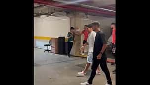 Jogador do São Paulo derruba celular de torcedor do Palmeiras