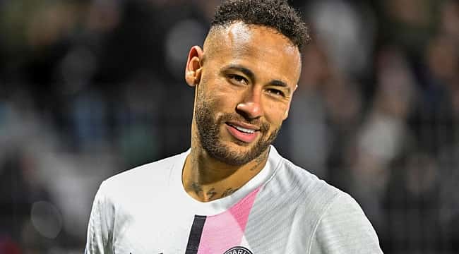 Neymar é vaiado no título francês do Paris Saint-Germain e desafia torcedores