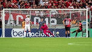 Terans faz de pênalti e Athletico-PR vence o Flamengo no Brasileirão