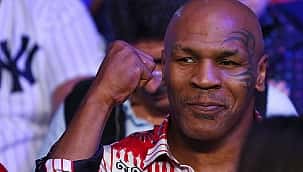 VÍDEO: Mike Tyson se irrita e agride passageiro em avião