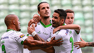 América-MG vence clássico contra o Atlético-MG e sobe no Brasileirão