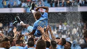 Galeria de fotos: As melhores imagens do título inglês do Manchester City