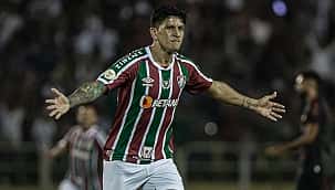 Com dois de Cano, Fluminense supera o Athletico