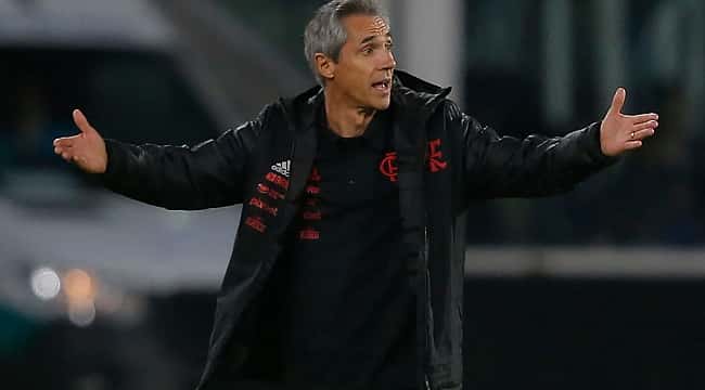 Com o técnico Paulo Sousa sob pressão, Flamengo busca vaga nas oitavas de final da Libertadores