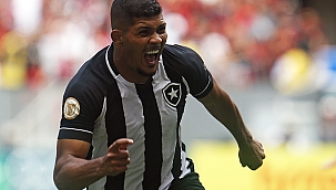 Com Paulo Sousa pressionado, Botafogo leva a melhor sobre o Flamengo no Mané Garrincha  