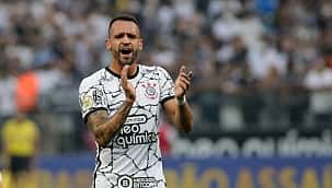 Corinthians vence o Red Bull Bragantino e segue na liderança do Campeonato Brasileiro
