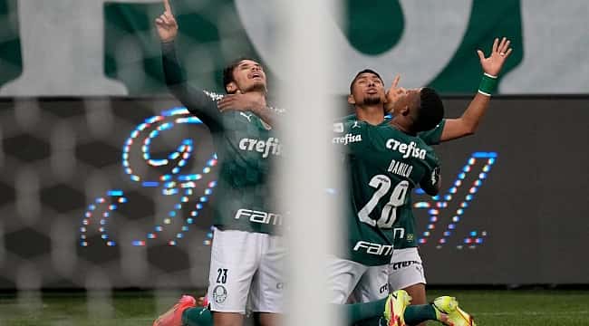 Danilo e Raphael Veiga marcam, Palmeiras vence Juazeirense e avança às oitavas da Copa do Brasil