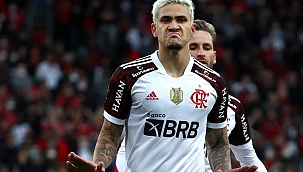 Flamengo toma gol de bike, mas Pedro e João Gomes garantem virada sobre o Altos  