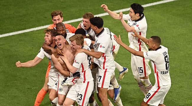 Frankfurt bate Rangers nos pênaltis e conquista o título da UEFA Europa League