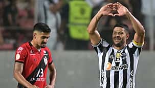 Hulk marca e Galo vence o Atlético-GO