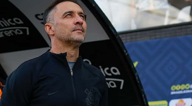 Na liderança, Vítor Pereira reclama do calendário: "Sequer temos tempo para estar doentes"