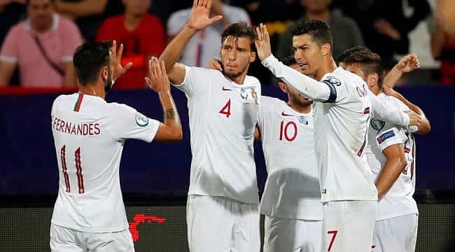 Os 10 melhores jogadores portugueses do FIFA 22