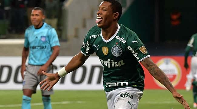 Danilo marca e Palmeiras vence Emelec