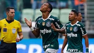 Dentro do Allianz Parque, Palmeiras vence Bragantino com gols de Danilo e Raphael Veiga