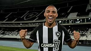 Botafogo acerta com reforço da Premier League